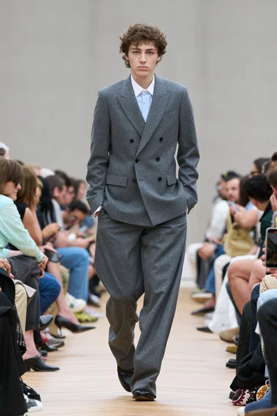 Look 67